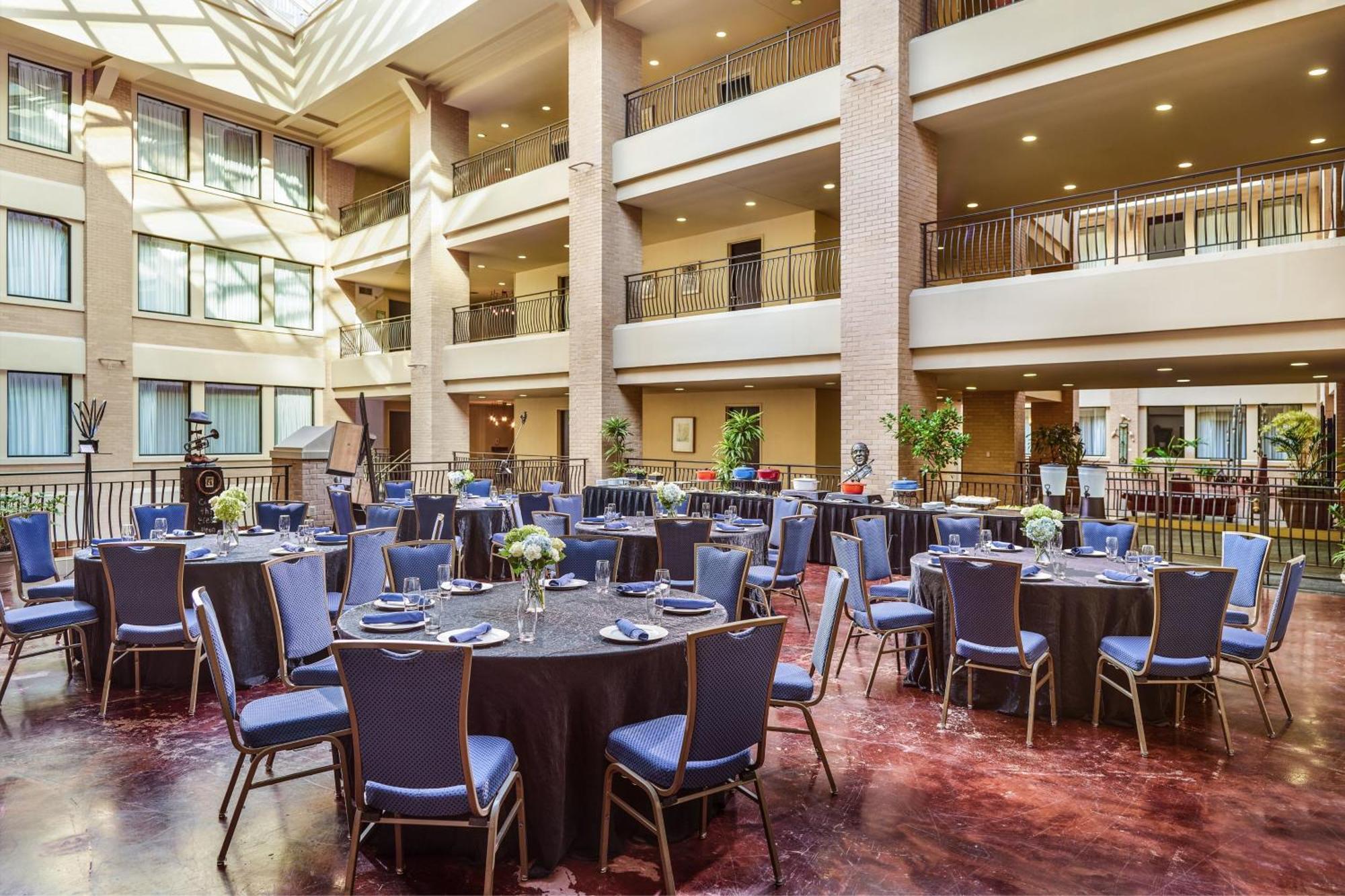 Renaissance New Orleans Arts Warehouse District Hotel Экстерьер фото